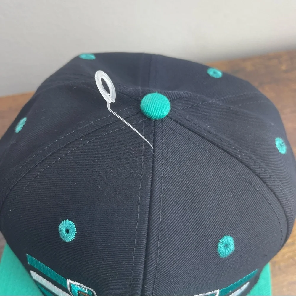 Vancouver Grizzlies adidas NBA Hardwood Classics Snapback Cap Hat New One Size